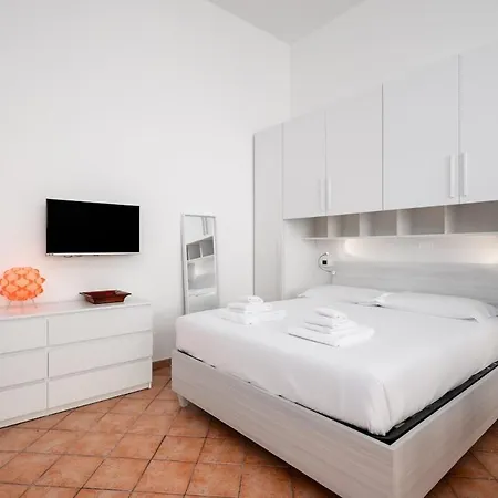 Fiera, Comodo E Luminoso